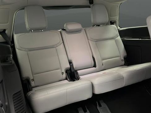 Used 2025 Ford Expedition Platinum image 27