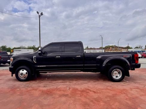 Used 2020 Ford F350 Platinum w/ FX4 Off-Road Package AWD/4WD image 9
