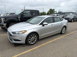 Used 2017 Ford Fusion SE FWD video 1