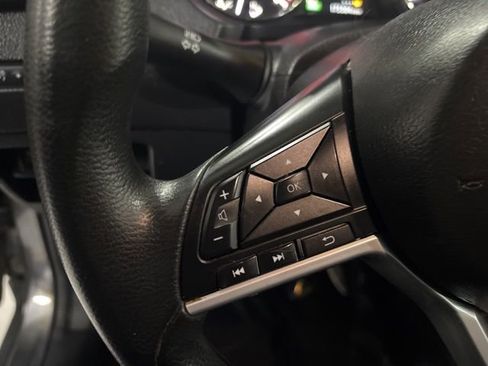 Used 2017 Nissan Rogue S image 15