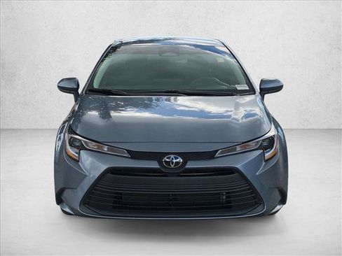 Used 2025 Toyota Corolla LE FWD image 2