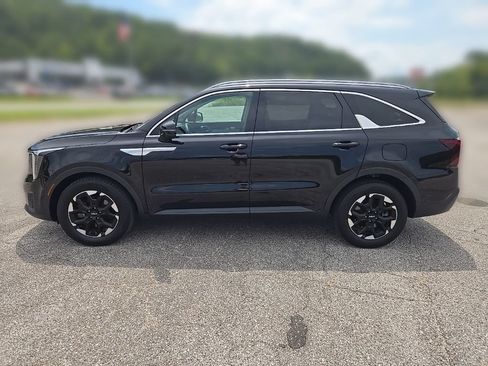 Used 2025 Kia Sorento S FWD image 10