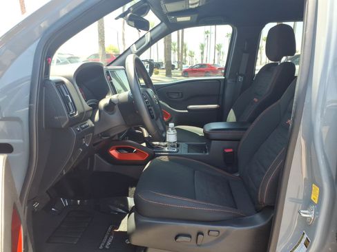 Used 2026 Nissan Frontier PRO-4X w/ Pro-4x Convenience Package AWD/4WD image 15