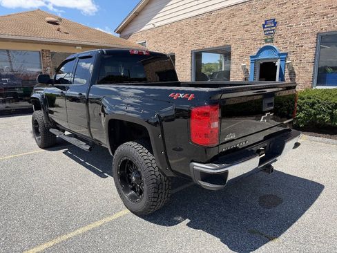 Used 2018 Chevrolet Silverado 1500 LT AWD/4WD image 5