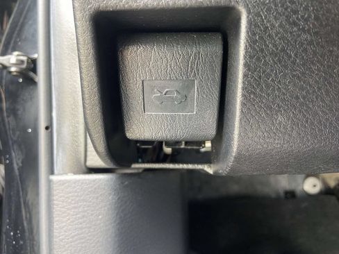 Used 2023 Toyota Tacoma SR AWD/4WD image 29