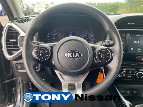Used 2020 Kia Soul LX FWD image 14