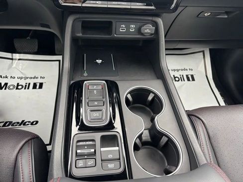 Used 2025 Honda Pilot Black Edition image 16