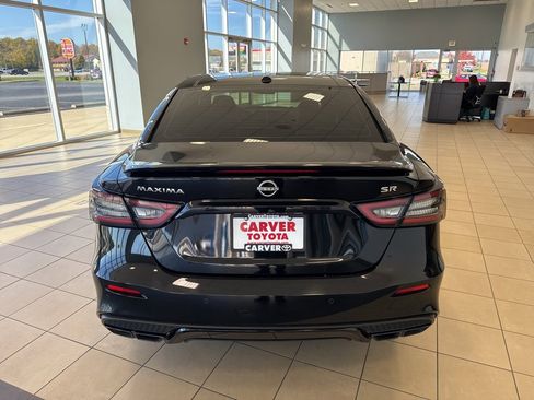 Used 2023 Nissan Maxima SR w/ Sport Mat Group image 8