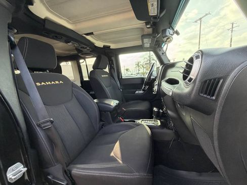 Used 2013 Jeep Wrangler Unlimited Sahara w/ Connectivity Group AWD/4WD image 37