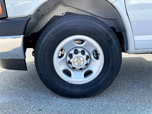 New 2025 Chevrolet Express 3500 w/ Power Convenience Package image 7