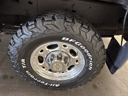 Used 2005 Chevrolet Silverado 2500 LS w/ Heavy-Duty Power Package image 8