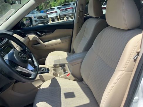 Used 2018 Nissan Rogue SV w/ Sun & Sound Touring Package FWD image 8