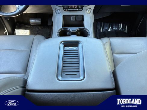 Used 2017 Chevrolet Tahoe LT w/ Luxury Package AWD/4WD image 15