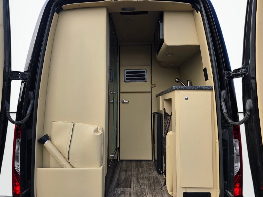 Used 2020 Mercedes-Benz Sprinter 3500 image 19