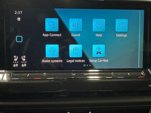 Used 2025 Volkswagen Atlas SE image 38