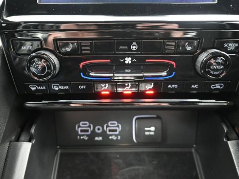 Used 2025 Jeep Grand Cherokee L Altitude AWD/4WD image 21