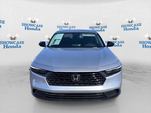Certified 2025 Honda Accord SE image 6