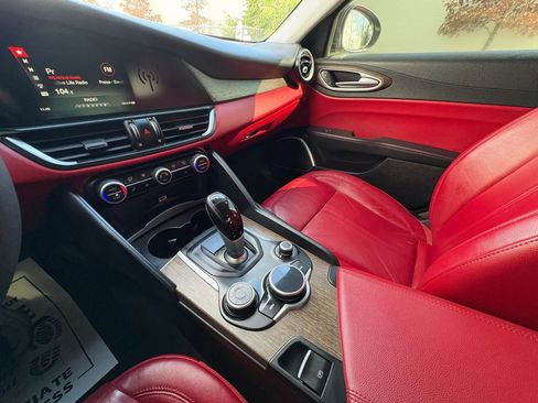 Used 2019 Alfa Romeo Giulia Ti image 14