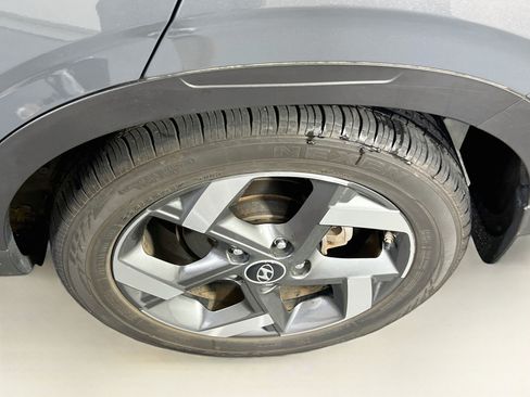 Used 2023 Hyundai Venue SEL FWD image 29
