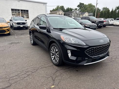 Used 2022 Ford Escape Titanium w/ Class II Trailer Tow Package AWD/4WD image 3