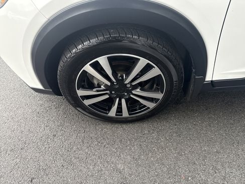 Used 2018 Nissan Kicks SR w/ Interior Electronics Package image 11