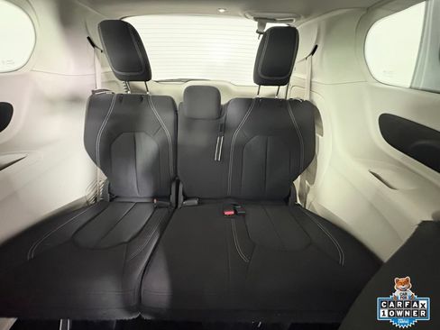 Used 2023 Chrysler Voyager LX FWD image 20