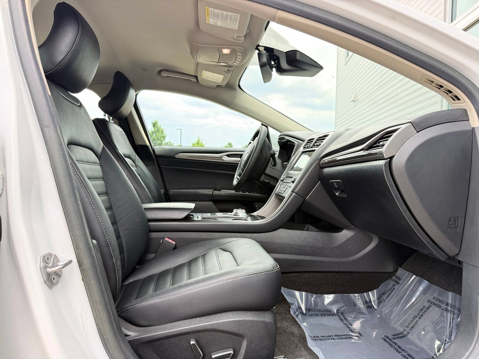 Used 2018 Ford Fusion SE w/ Equipment Group 602A FWD image 21