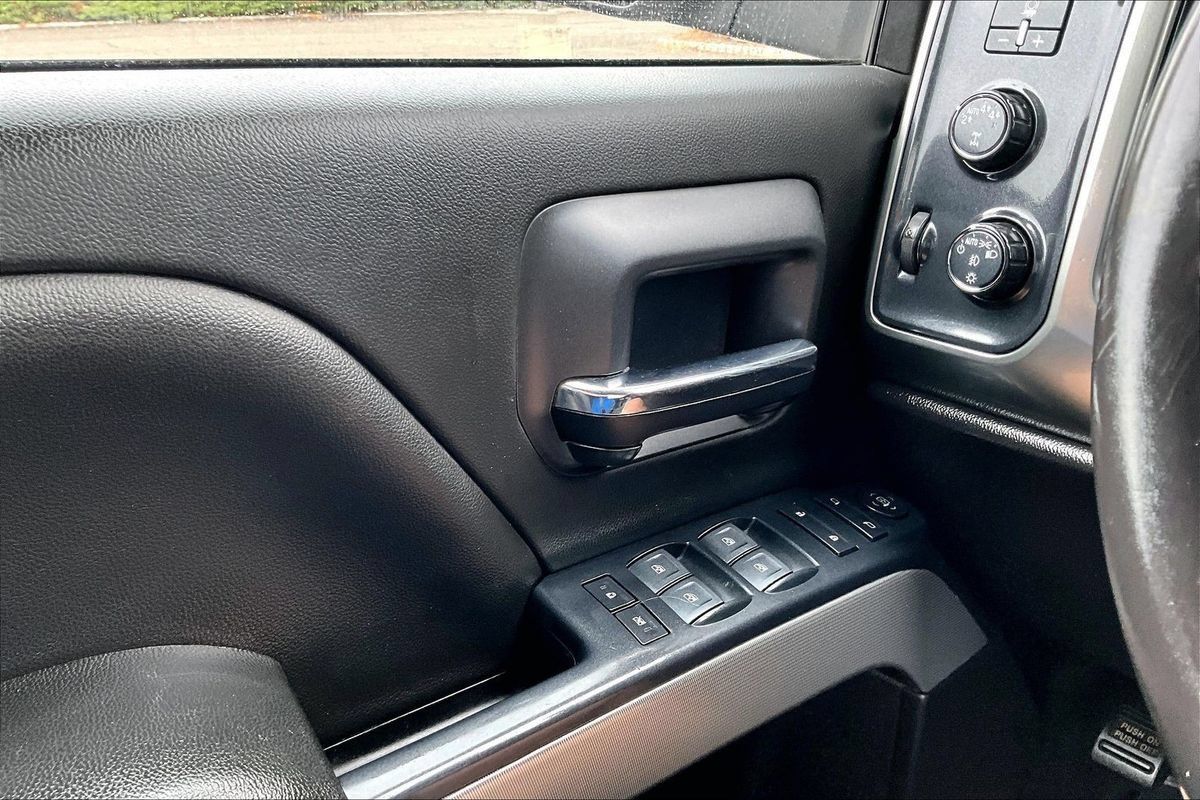 Used 2019 Chevrolet Silverado 1500 LT w/ All Star Edition AWD/4WD image 31