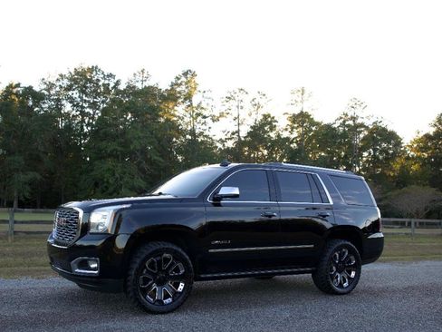 Used 2019 GMC Yukon Denali image 2