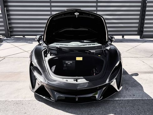 Used 2024 McLaren Artura RWD image 12