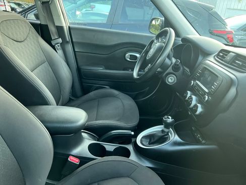 Used 2019 Kia Soul FWD image 6