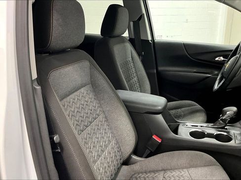 Used 2024 Chevrolet Equinox LT image 10