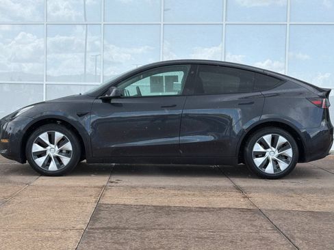 Used 2024 Tesla Model Y Long Range AWD/4WD image 7