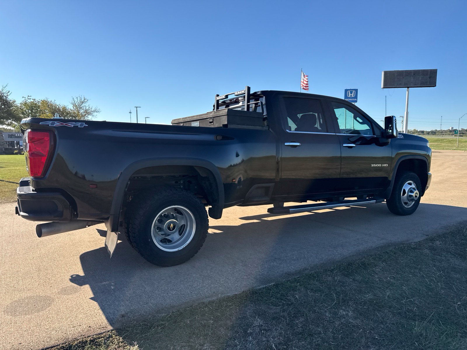 Used 2021 Chevrolet Silverado 3500 High Country AWD/4WD image 8