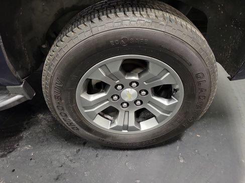 Used 2018 Chevrolet Tahoe LS w/ Skid Plate Package image 11