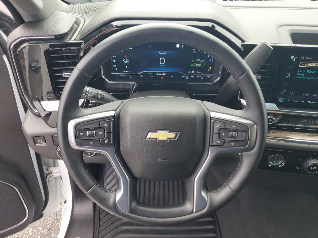 Used 2023 Chevrolet Silverado 1500 LT AWD/4WD image 11