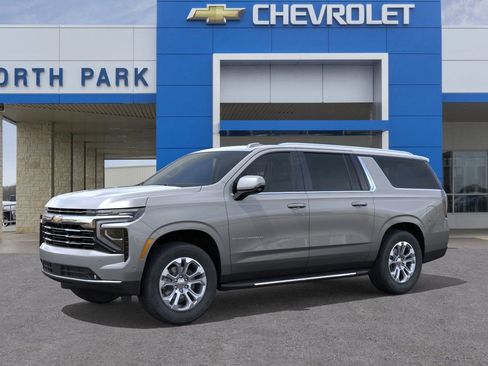 New 2026 Chevrolet Suburban LT w/ Comfort Package image 2