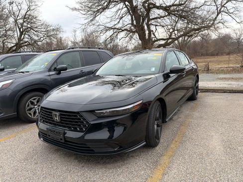 Used 2024 Honda Accord Sport image 8