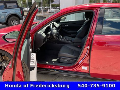 Used 2025 Honda Accord Sport image 25