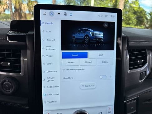 Used 2025 Ford F150 Lightning Flash image 39