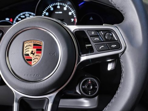 Certified 2023 Porsche Cayenne Platinum Edition image 19
