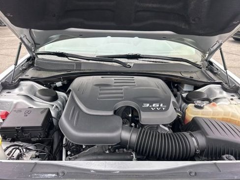 Used 2021 Chrysler 300 Touring L image 32