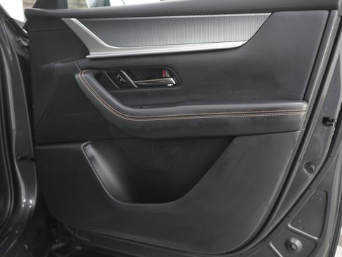 Certified 2024 MAZDA CX-90 Plug-In Hybrid w/ Preferred AWD/4WD image 9