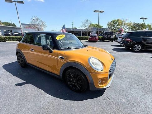 Used 2018 MINI Cooper 2-Door Hardtop FWD image 8