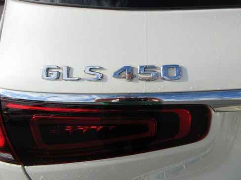 Used 2022 Mercedes-Benz GLS 450 4MATIC image 8