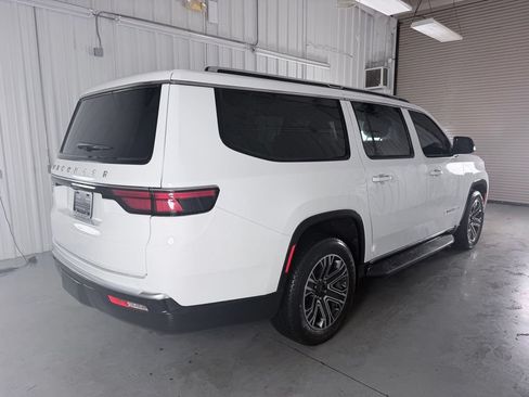 Used 2024 Jeep Wagoneer L 4WD w/ Premium Group I image 6