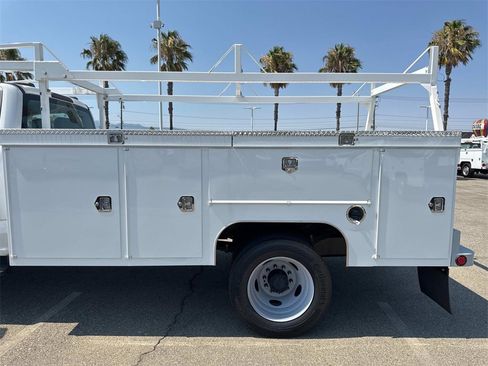 New 2024 Ford F550 2WD Regular Cab Super Duty image 15