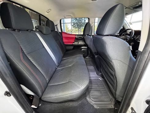 Used 2021 Toyota Tacoma SR5 AWD/4WD image 53