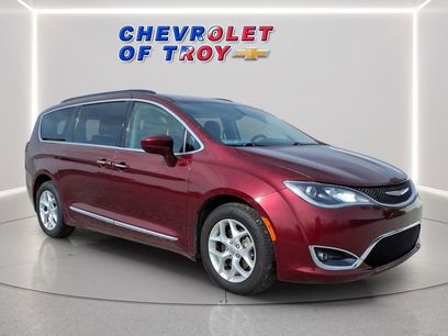 Used 2017 Chrysler Pacifica Touring-L w/ Tire & Wheel Group