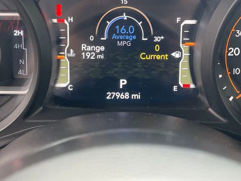 Used 2025 Jeep Wrangler Unlimited Rubicon AWD/4WD image 3